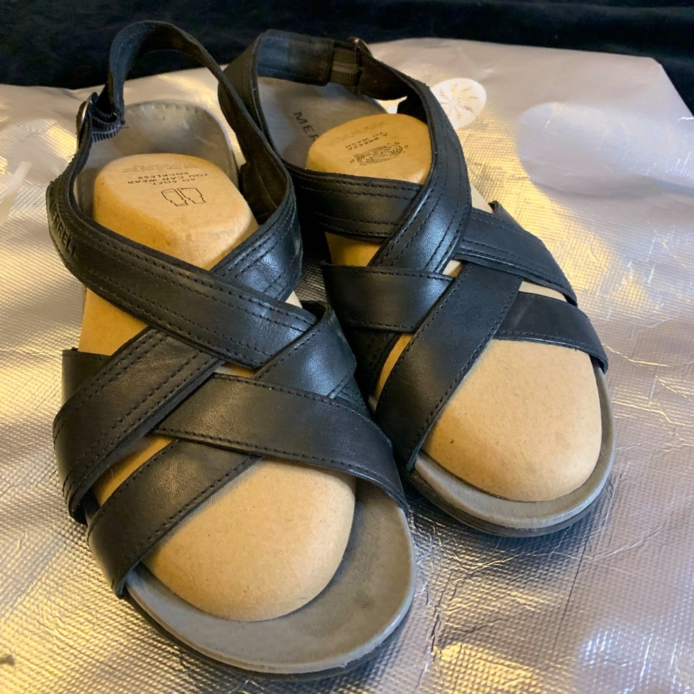 Comfortable and sporty leather sandal